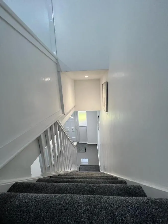 Modern Executive 2-Bed Apartment In London